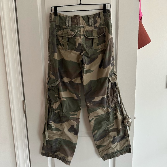Abercrombie + Fitch Vintage Y2K Baggy Cargo Camo Pants - Picture 2 of 14